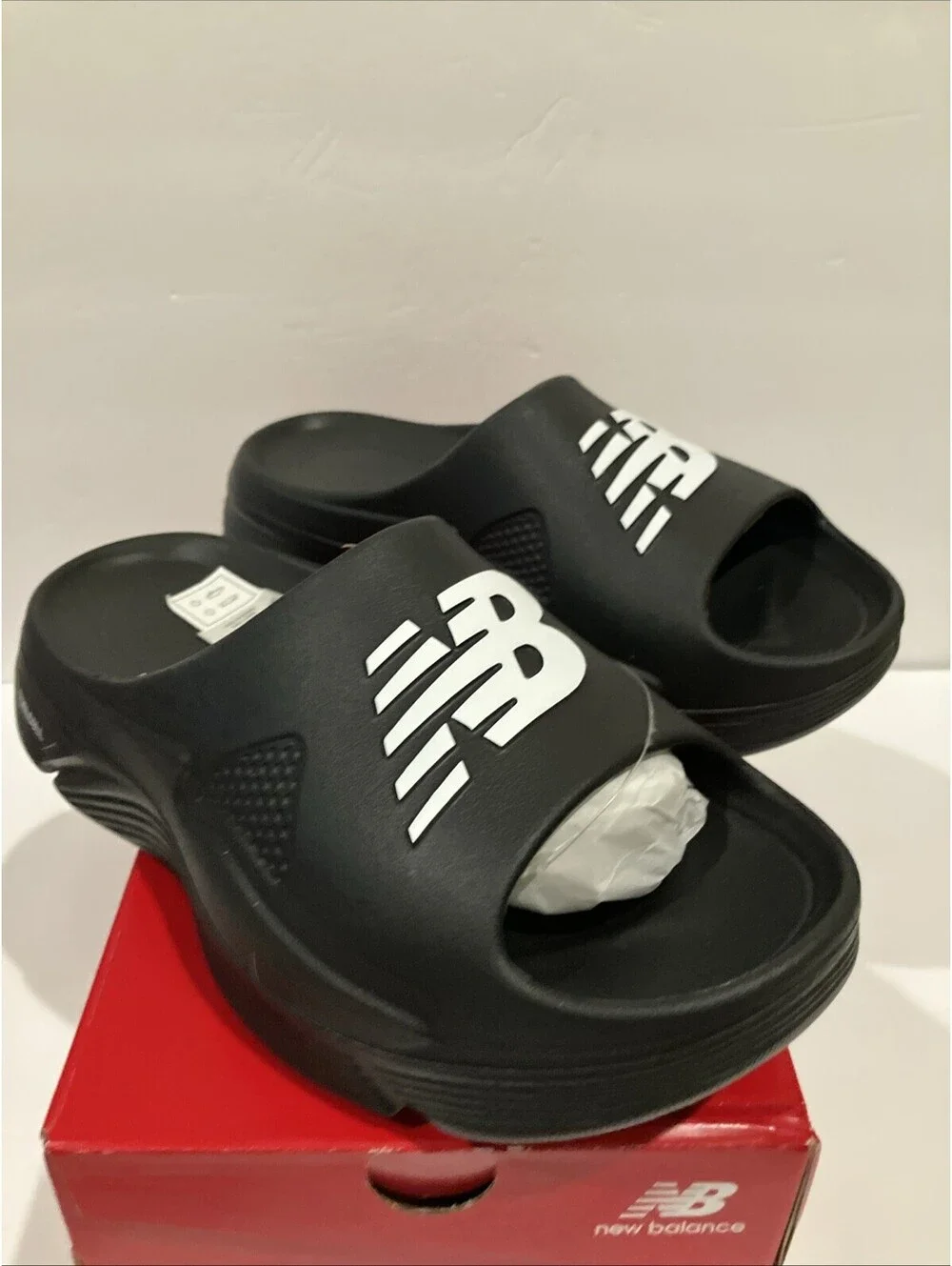 New Balance Fuel Cell Slide Men's Size  8 D Black White Recovery Sandals NEW